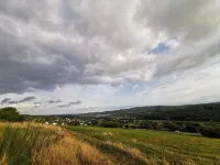 Schön gelegene Ferien-/Pendlerwohnung nahe Rothaarsteig mit guter Anbindung Hotels in Haiger