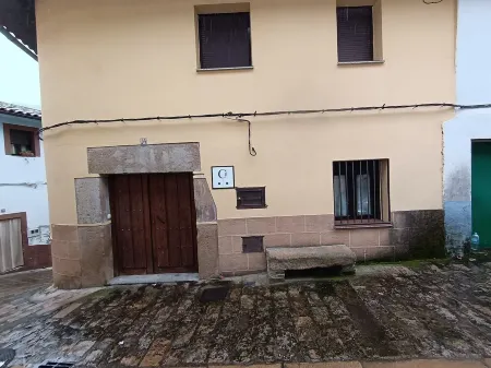 Casa Rural Abuela Maria Отели рядом с достопримечательностью «Юсте»