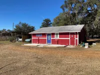Charming 1-bedroom cottage in delightful Brooksville with AC, WiFi