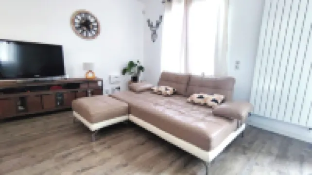 Joli Haut de Villa Avec Grand Jardin, Entre mer et Montagne Animaux Acceptés Hotels in Peymeinade