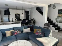 Beautiful contemporary house for 8 people Hotels in Lattes