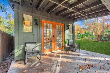 Stylish Chic Tiny Loft Bungalow