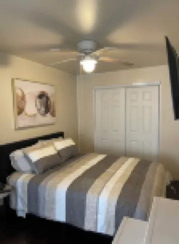 Charming Historic Steubenville 5-bedroom home Hotels in Steubenville