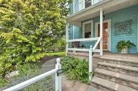 Charming Abode w/ Patio - Walk to Town + River! - Homestays