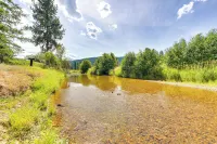 Cozy Farm Cabin - 9 Mi to Trout Creek! - 3-Star