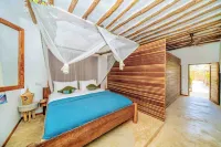 Shanuo Beach Bungalows