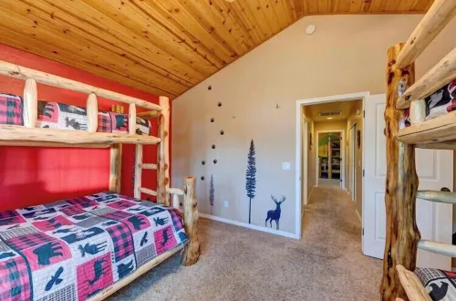 Sleeps 30+ Hotels in Pinetop-Lakeside