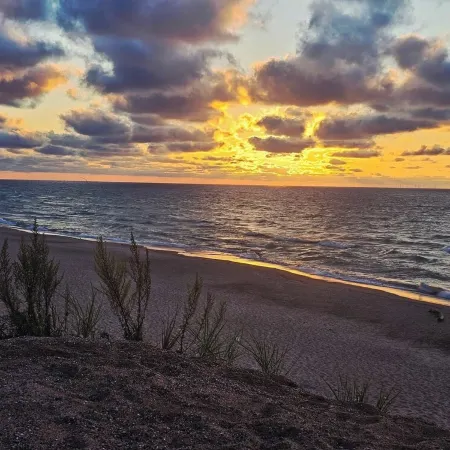 Dunes Retreat w/Private Hot Tub