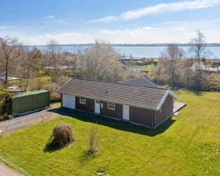 "Lauren" - 200m to the Fjord Hotels in Holbaek