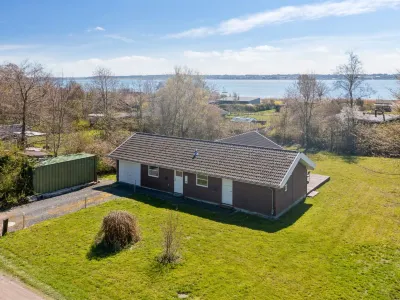 "Lauren" - 200m to the Fjord Hotel dekat Holbaek Go-Kart Land