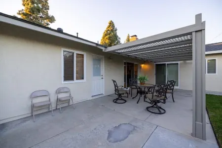 @ Marbella Lane - Charming 4BR Bungalo for Relaxing Retreat Отели в г. Фуллертон