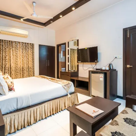 Hotel Ashish Palace