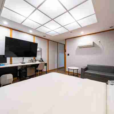 Hotel Joy Rooms