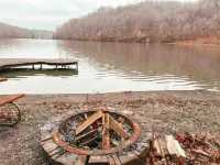 Lakefront Hot tub Amazing Views 35 min to Indy
