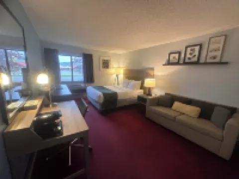 Pictured Rocks Inn and Suites Hotels in Munising