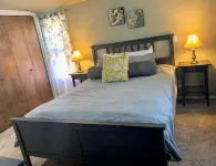 BEAUTIFUL Rustic/Modern Remodel - IDEAL Location!!