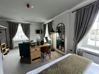 더 데번셔 암스 포필드헤드 호텔