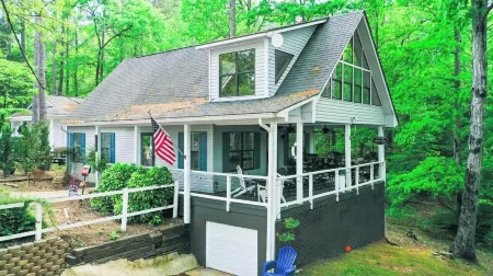 Bright Aqua Yacht Harbor Pickwick Lake Lakeview Home Boat Garage Sleeps 10+