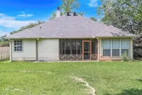Cheerful 3-bedroom 2bathroom with garage