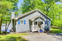 Lakefront Eatonton Getaway w/ Dock & Grill! - 3-Star