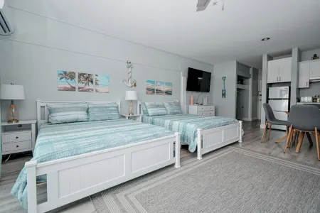 Condo 123 Cozy 1-bedroom condo in charming Cedar Key with WiFi, AC