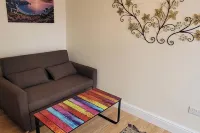 Apartment - Sleeps 2 - Parking - Wi-Fi