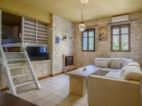 Villa in Spili with Mountain Views & Pool -  Ferienhäuser