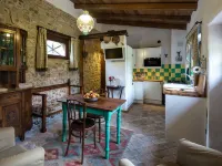 "Artuico" with garden in the castle Hotels in Strassoldo