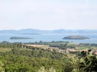 Lago di Chiusi Villa with Pool