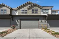 Scenic Mountain Retreat Golf, Pickleball, Relax - Villas