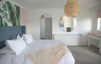 Newquay Tamarisk Lodge on the Gannel