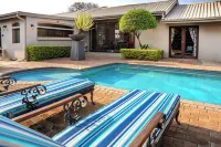 Klip en Kristal Guest House - Pools