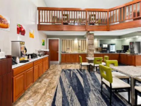 Super 8 by Wyndham Mason Hotels in Mason