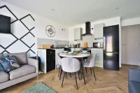 نورث رود نيو لوكس فلاتس ويذ باركينج فنادق في 