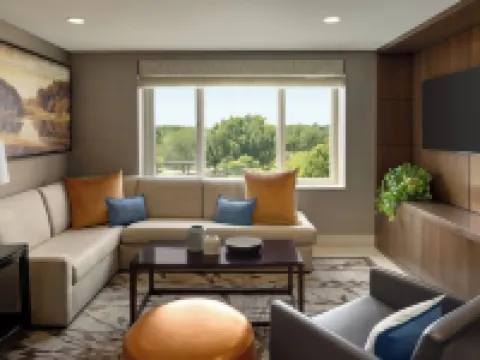 The H Hotel Hotels in Midland