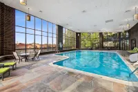 Holiday Inn CHICAGO NW CRYSTAL LK CONV CTR by IHG - Pools