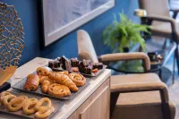 voco SOUTHAMPTON by IHG - breakfast