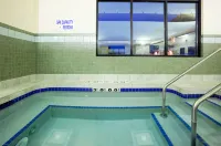 Holiday Inn Express & Suites MADISON-VERONA by IHG - Hot Tub