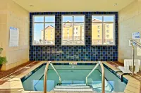 Holiday Inn Express & Suites WILLISTON by IHG - Bathtub