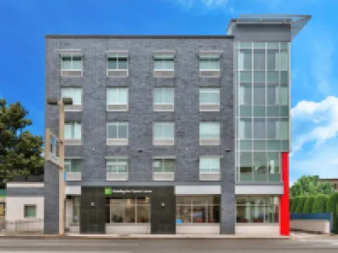 ホリデイ イン エクスプレス & スイーツ ジャージーシティ - ホランドトンネル by IHG ジャージー・シティーのホテル