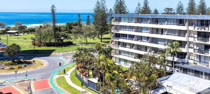Hi Ho Beach Apartments on Broadbeach Hotels in Broadbeach