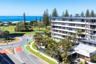 Hi Ho Beach Apartments on Broadbeach Hotel dekat Cascade Gardens