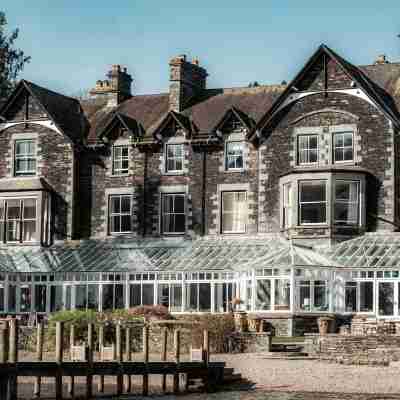 Lakeside Hotel and Spa Hotel Exterior