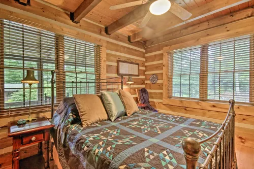 Creekside Berkeley Springs Cabin on 35 Acres! - Spa