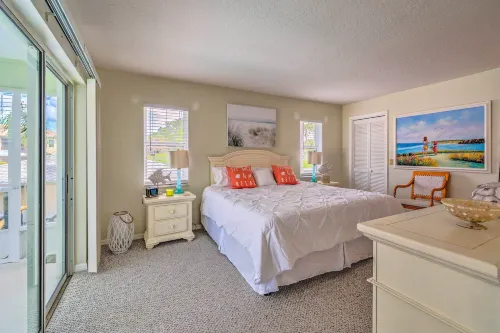 Waterfront Home w/ Dock, Kayaks, Pool + More! - Kitchenette