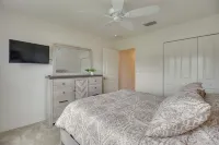 Pool Access: Sleek Home in the Villages w/ Lanai - parking