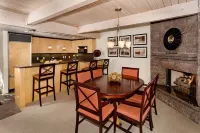Two Bedroom Apartments with One of a Kind Location on Slopes of Aspen Mountain! - 3-نجوم
