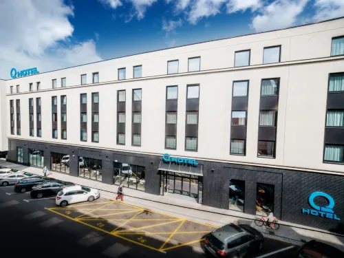 Q Hotel Plus Katowice - 4-stjärniga