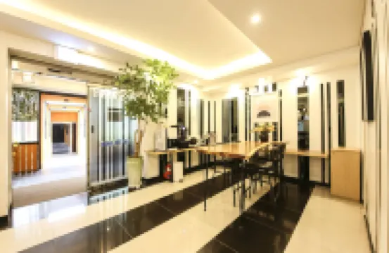 Yangsan Show Hotel