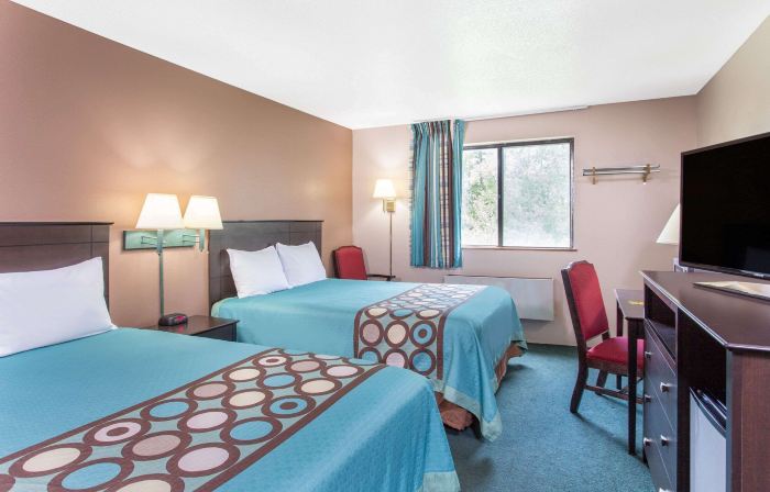Super 8 by Wyndham Austin MN